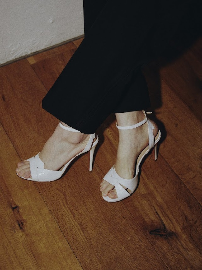 ＜ソロフォト＞◆データ30カット＋ヘアメ◆カジュアル衣装orインポートドレス選択＋小物◎衣装66,000円相当&rarr;33,000円