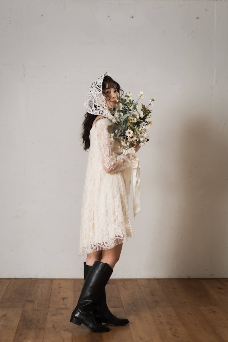 ＜ソロフォト＞◆データ30カット＋ヘアメ◆カジュアル衣装orインポートドレス選択＋小物付◎衣装110,000円相当&rarr;66000円