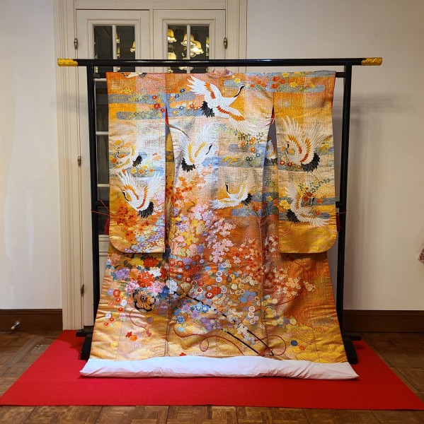 368紅梅ぼかし地総絵羽大花車