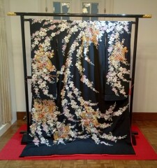 ２０６黒地しだれ桜