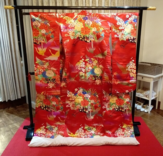 ３４５赤地花車飛鶴たちばな段箔