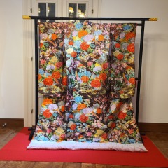 390徳川美術織物焼箔雉牡丹