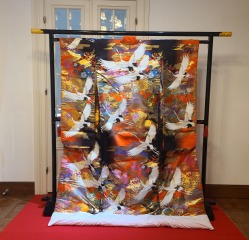 353赤地黒立涌飛び鶴松竹梅