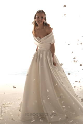 素敵なインポートドレスを多数取り揃えております！