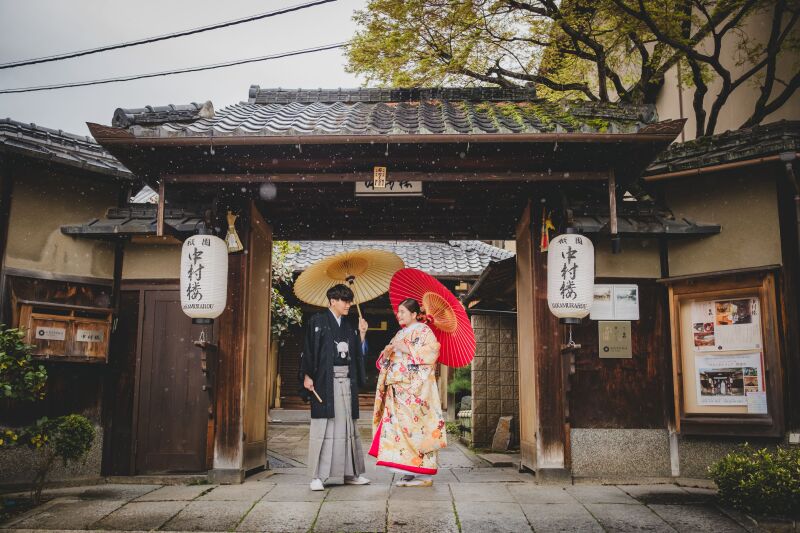 雨も演出の様に。。。