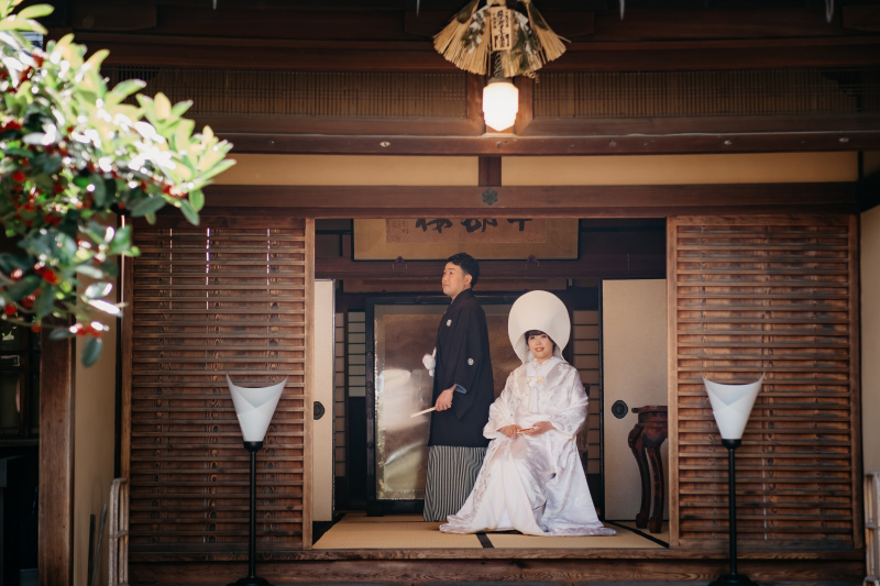 白無垢と紋付袴。日本の美を感じる和装