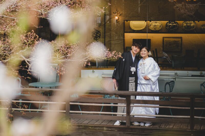 桜も咲き始めおふたりをお祝い♪