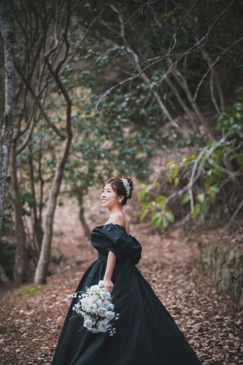 イチ推し！ブラックドレスでスタイリッシュに！