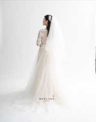 フラワーモチーフ 刺繍 Aラインウェディングドレス