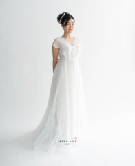 レーススリーブ Aラインウェディングドレス