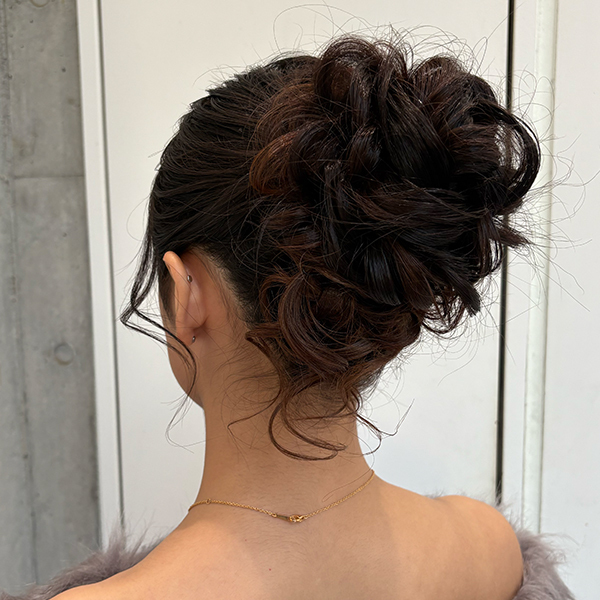 プロによるヘアメイク