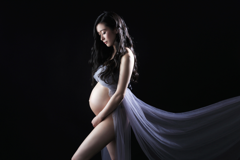 【マタニティの方におすすめ】スタジオ撮影(データ、アルバム、ヘアメイク、着付け、ボディーメイク付き)土日UP料金なし