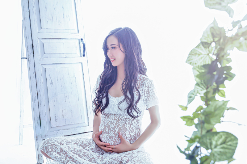 【スタンダード】マタニティフォトプラン(データ、衣装、小物、ヘアセット付き)土日UP料金なし