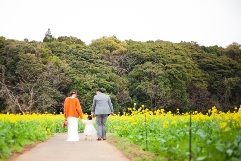手をつなぐ、その真ん中に
