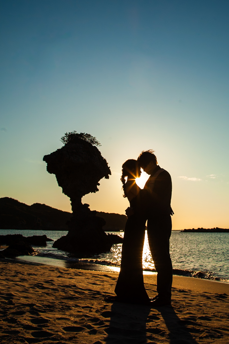 光に包まれたシルエットショット