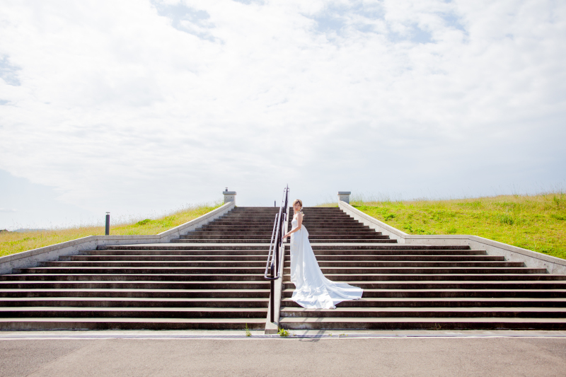 階段とドレス
