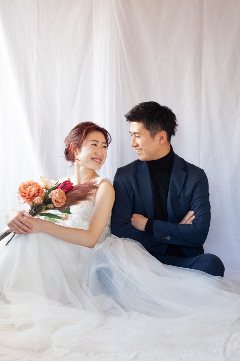 白とネイビーが映えるシンプルカット