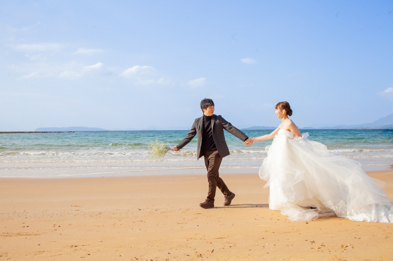 【衣装2着無料】30万円相当の挙式ドレスも選べる！洋装2着プラン｜ヘアメイク・200カット・小物込