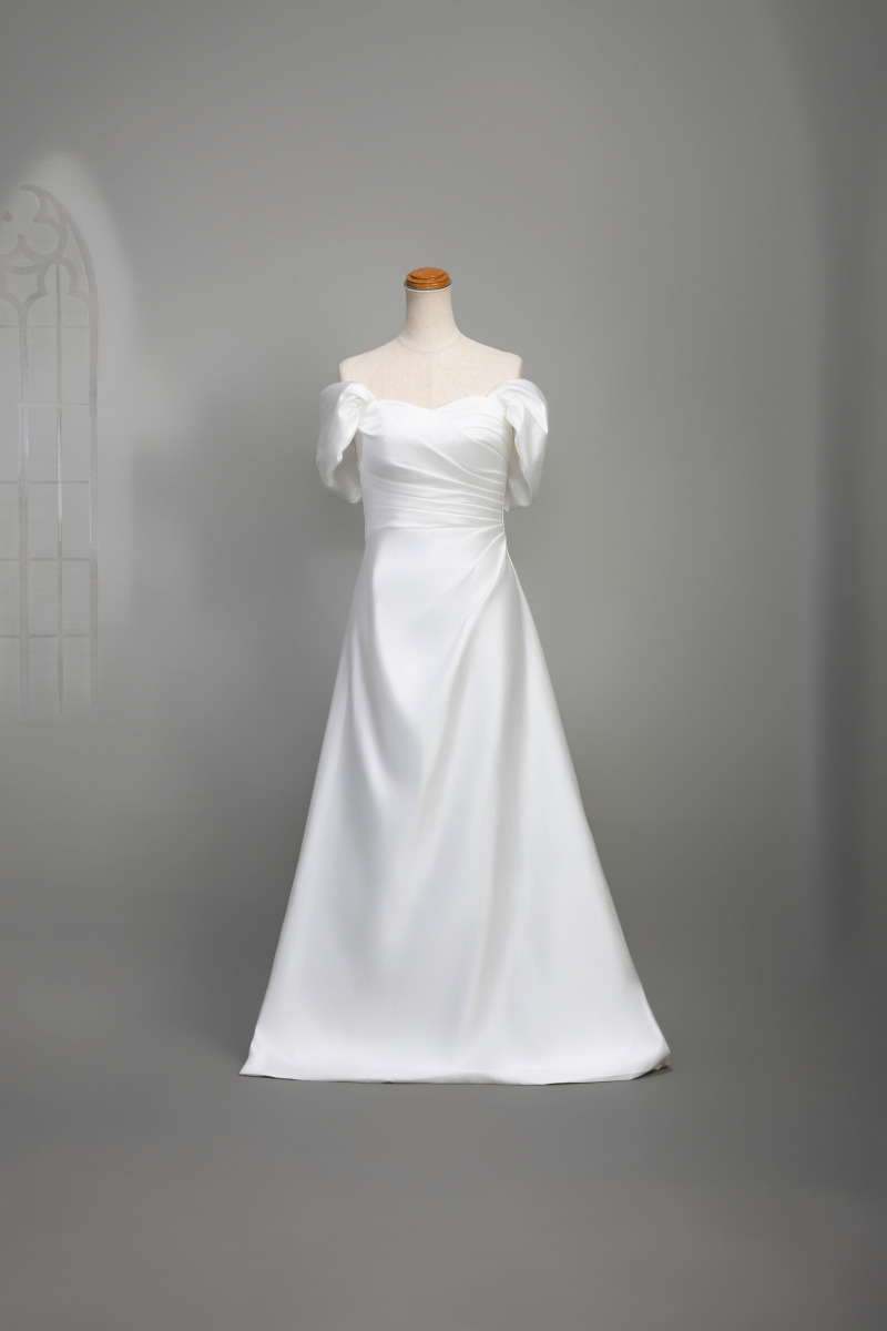 パフスリーブオフショルドレス