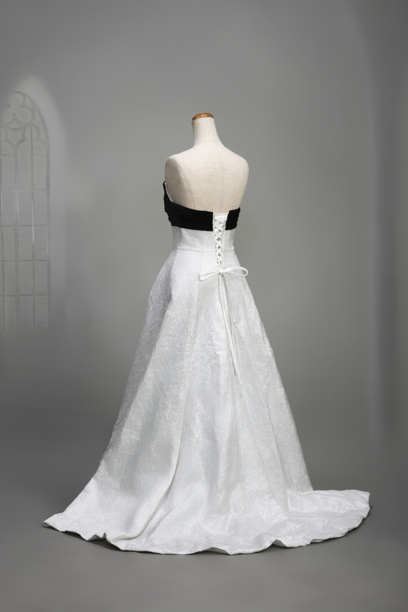 バイカラードレス