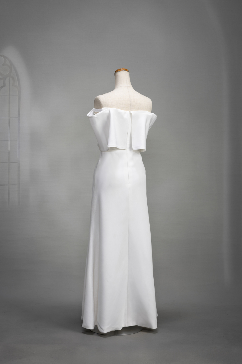 フリルオフショルドレス　ホワイト