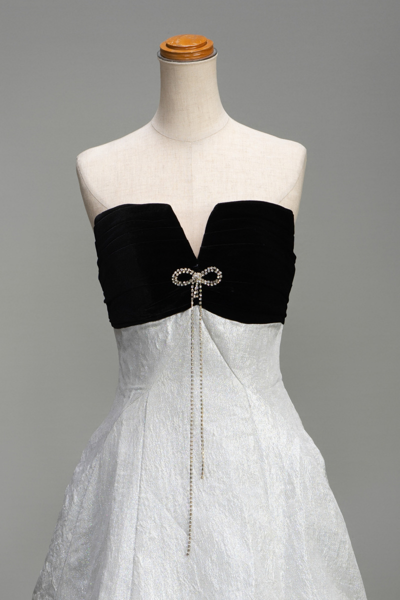 バイカラードレス