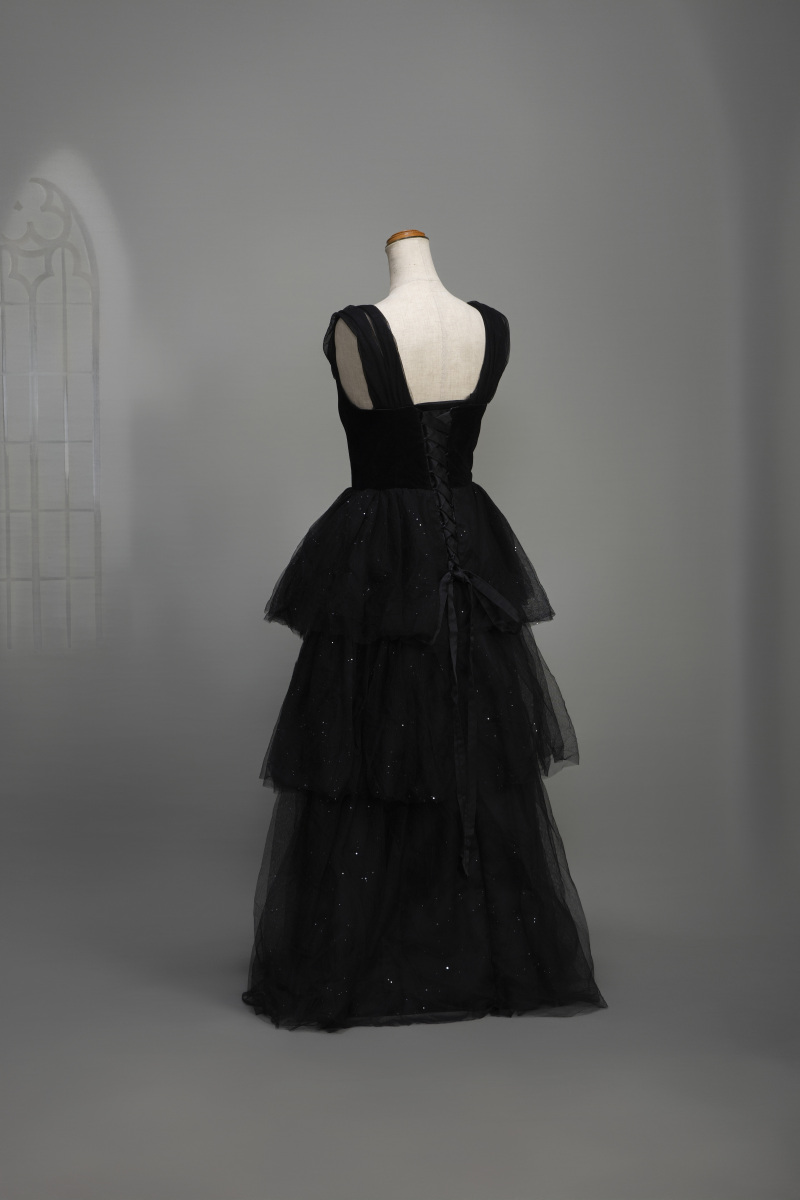 ラメティアードドレス