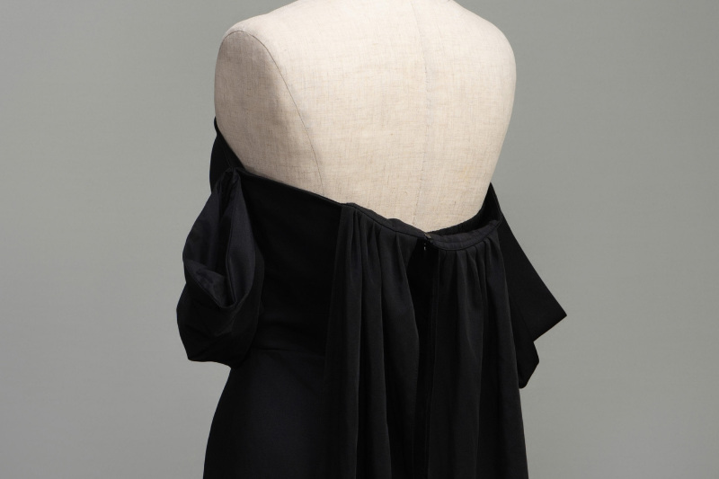 サイドスリーブドレス