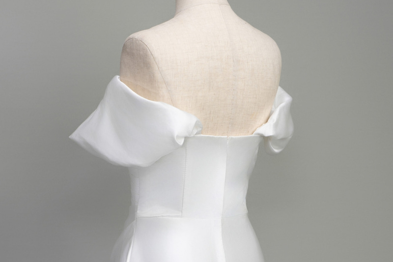 パフスリーブオフショルドレス