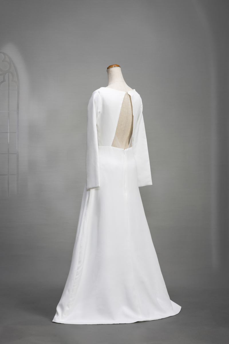 カットアウトドレス