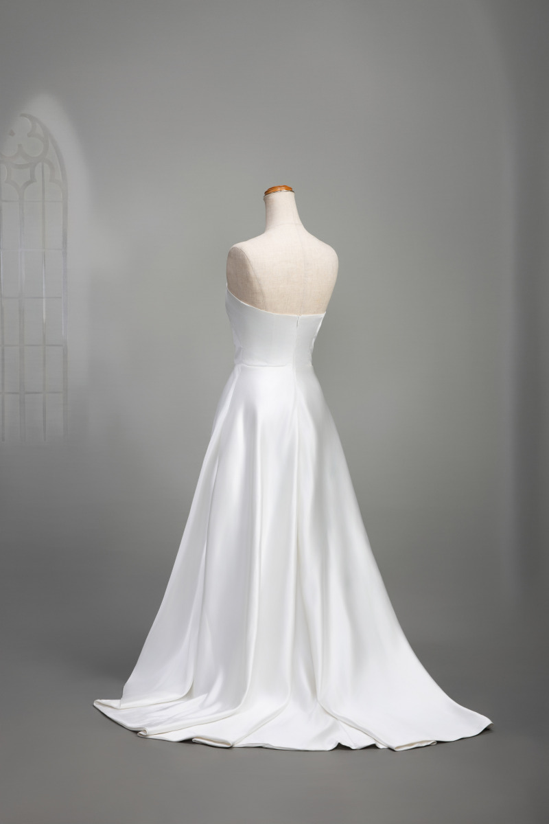 ポケットタフタドレス