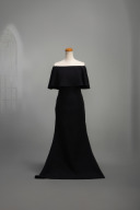 フリルオフショルドレス　ブラック