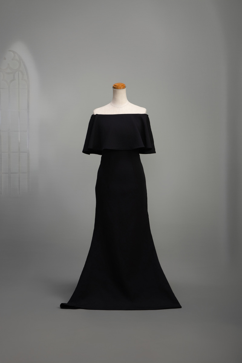 フリルオフショルドレス　ブラック