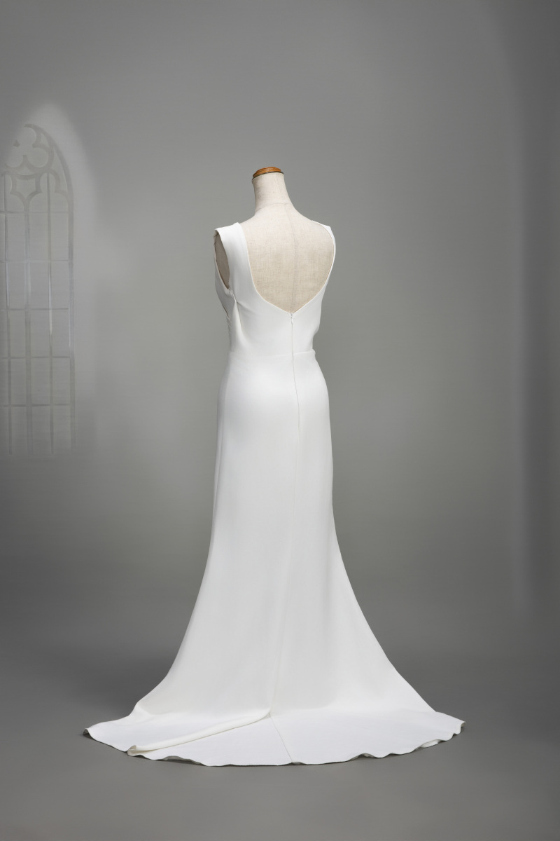 シャーリングスレンダードレス