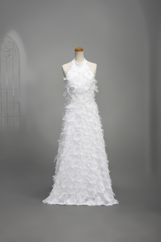 ホルターネックフェザードレス