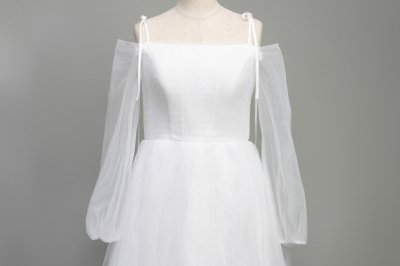 オープンショルダードレス