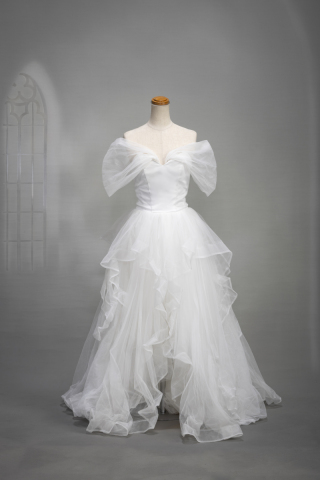 ボリュームフリルドレス