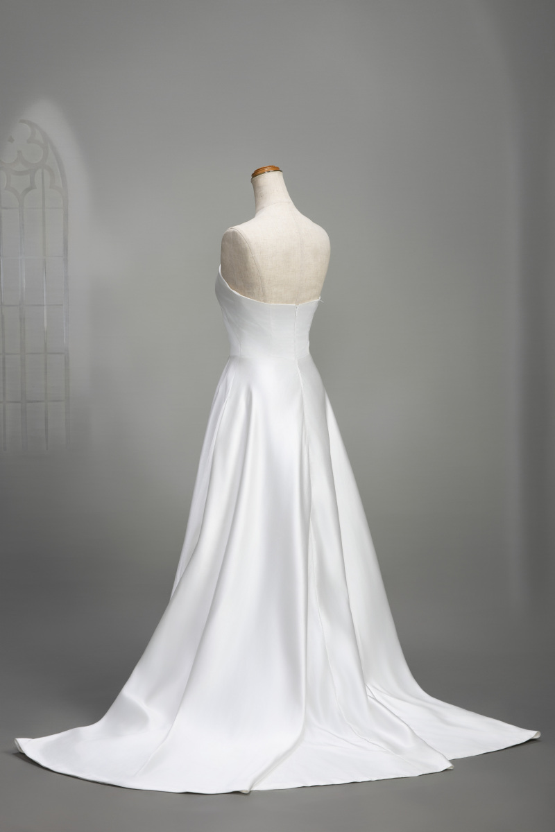 フィッシュテールトレーンドレス