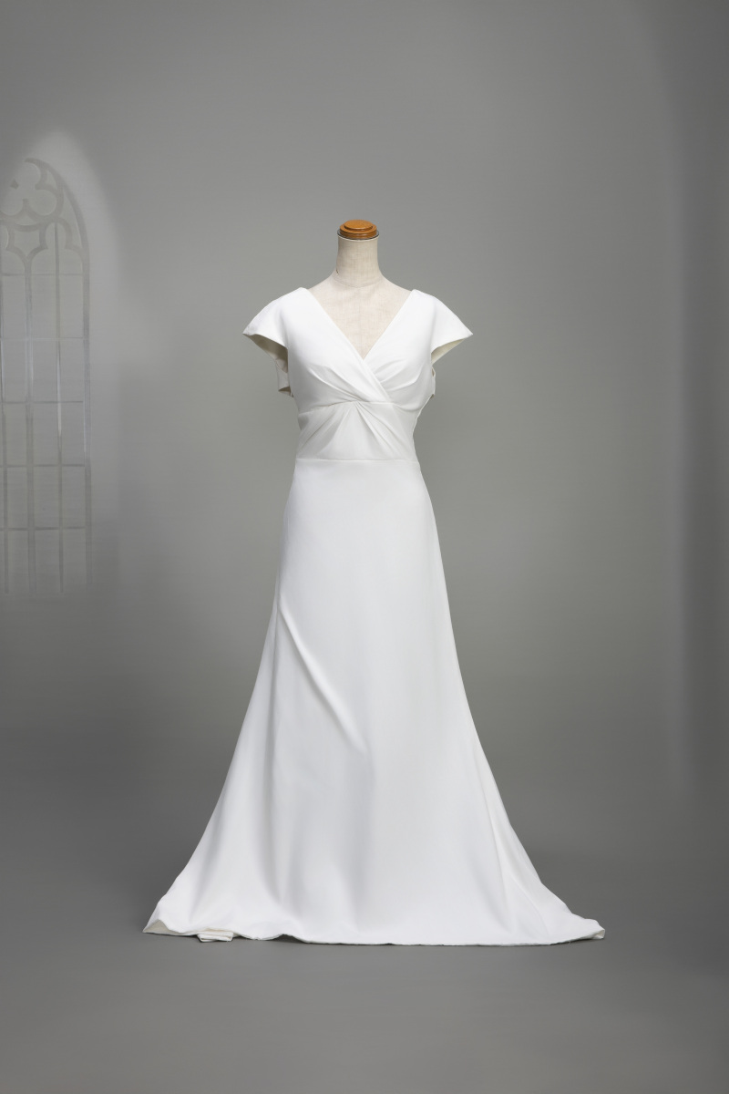 バックリボンドレス