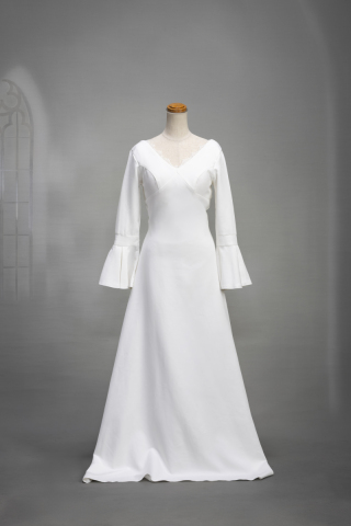 ベルスリーブドレス