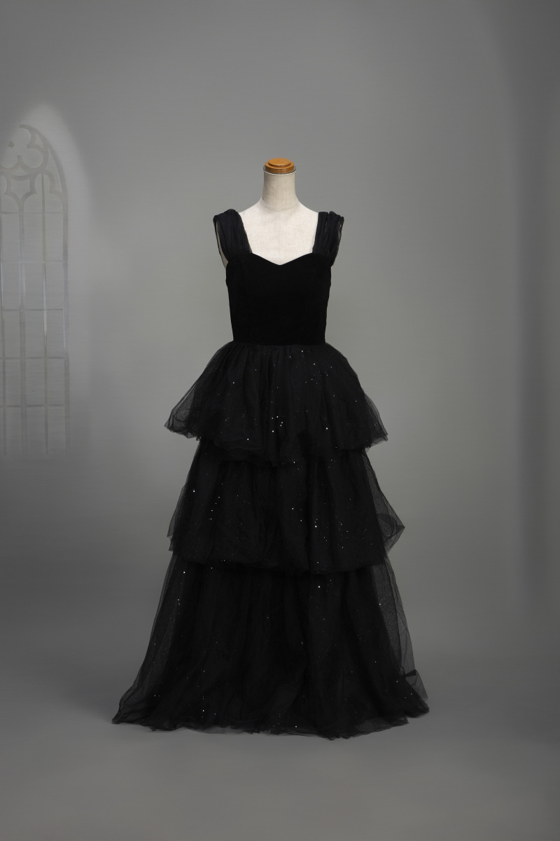 ラメティアードドレス