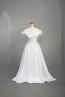 フリルラインドレス