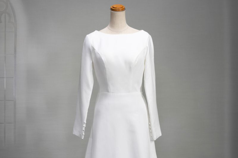 カットアウトドレス