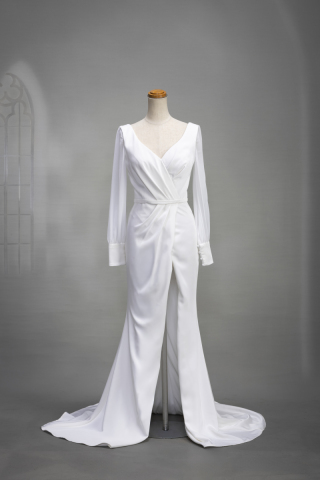 スリットロングスリーブドレス