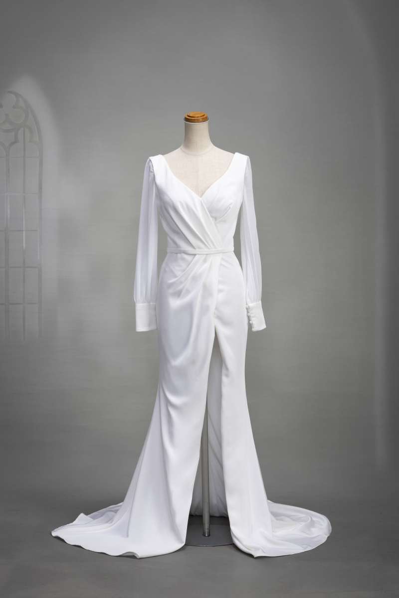 スリットロングスリーブドレス