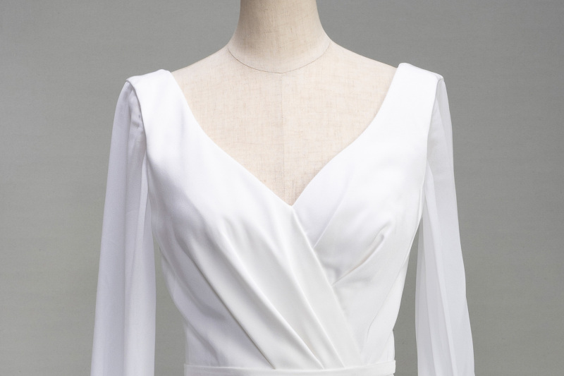 スリットロングスリーブドレス