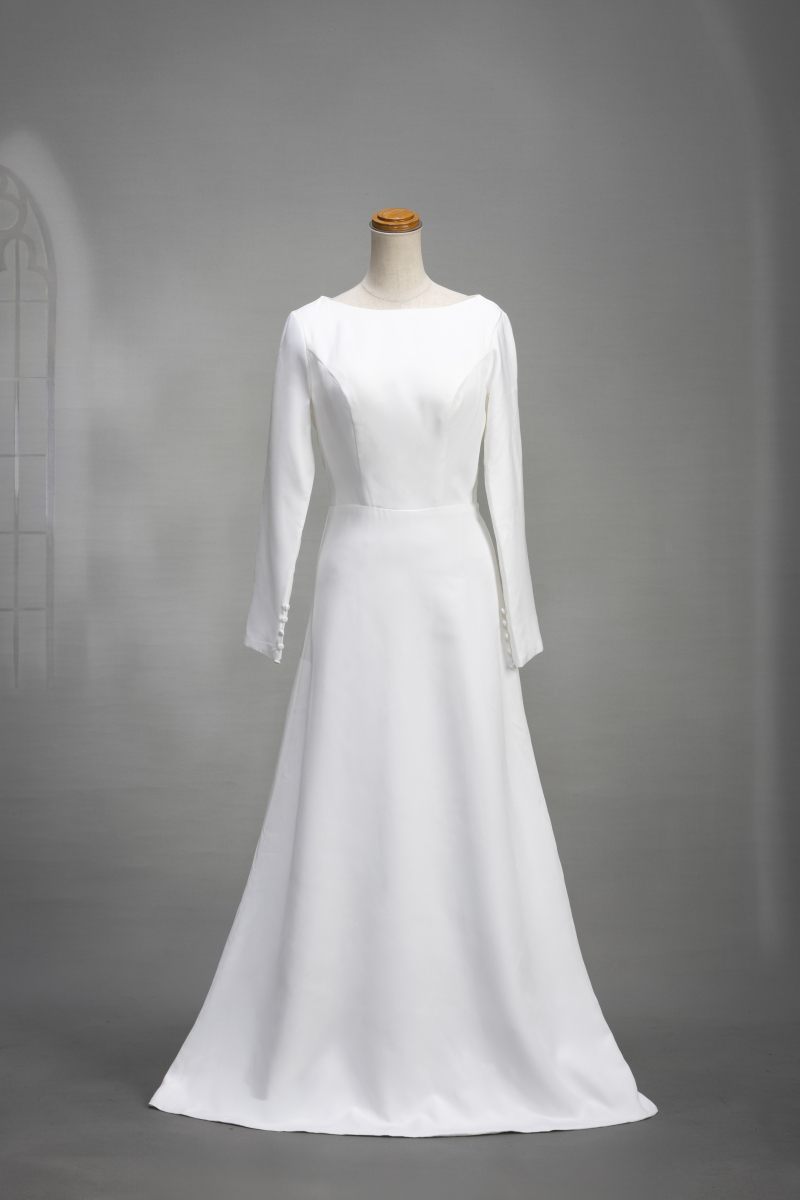 カットアウトドレス