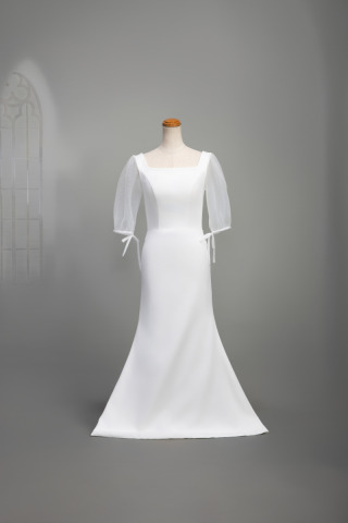 パフスリーブドレス