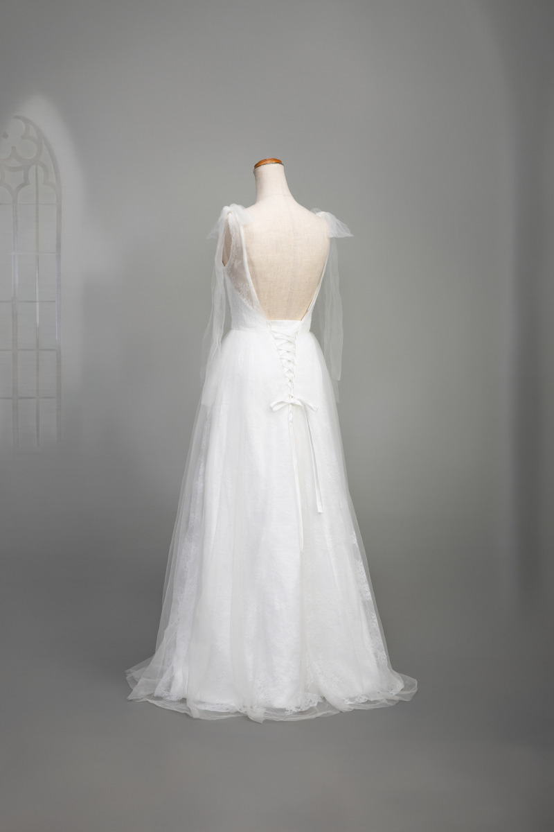 総レースリボンドレス