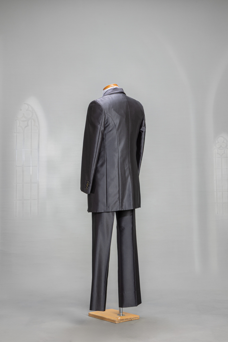 ダークグレー・ストライプ